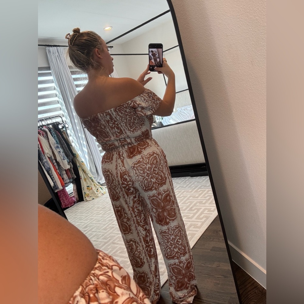 Chic Off-Shoulder Brown Patterned Maxi Dress - image 2